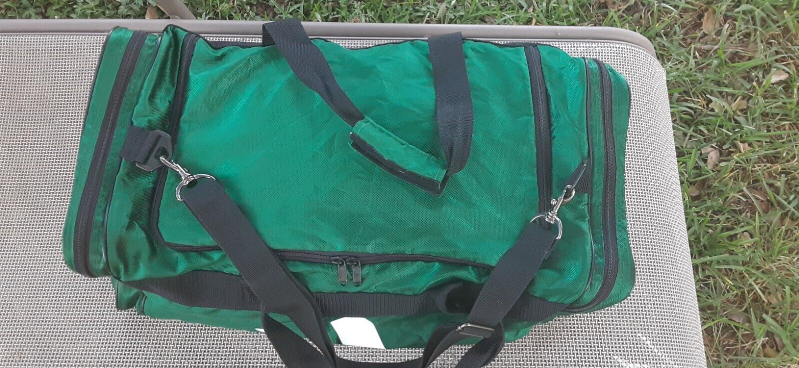 Adidas Large Vintage Green Duffel / Sports/ Travel Bag W/side Pockets Euc