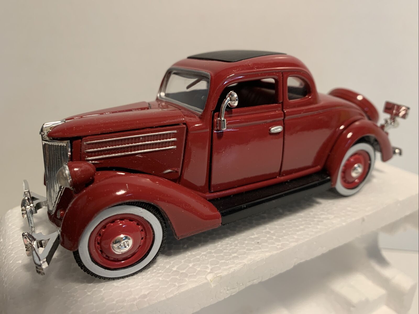 1:32 Scale National Motor Museum Ss-t5590a 1936 Ford Model 68 5-window Coupe