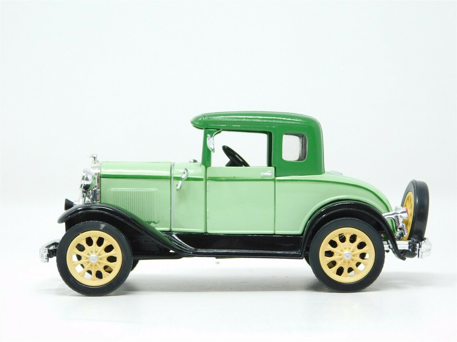 1:32 Scale National Motor Museum Ss-t5590a 1930 Ford Model A Standard Coupe